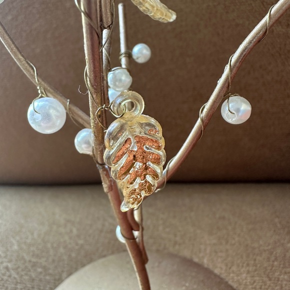Home Decor Wire Tree with pearls and leaves - Picture 4 of 13